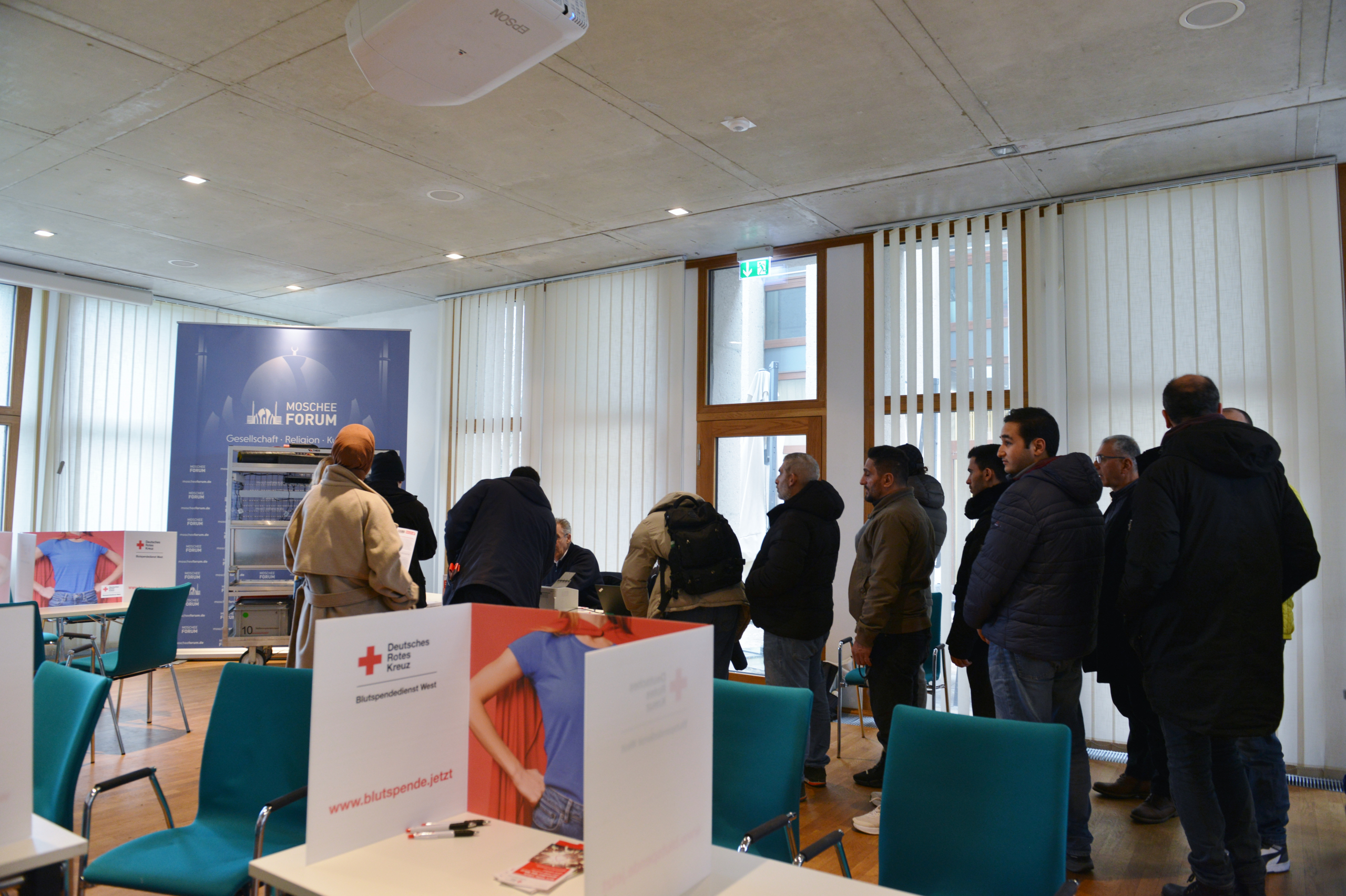 Gesellschaftliches Engagement in der Zentralmoschee Köln: Erfolgreiche Blutspende-Aktion