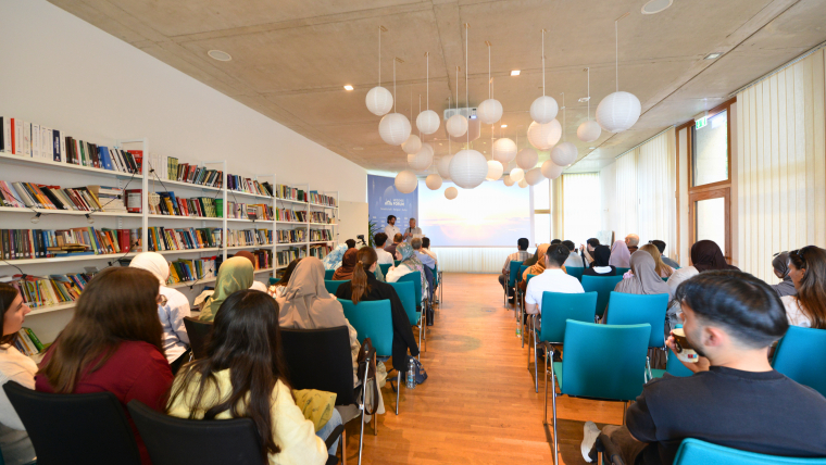 Muslims in Physics: Wissenschaft, Erkenntnis und das Universum im MoscheeForum