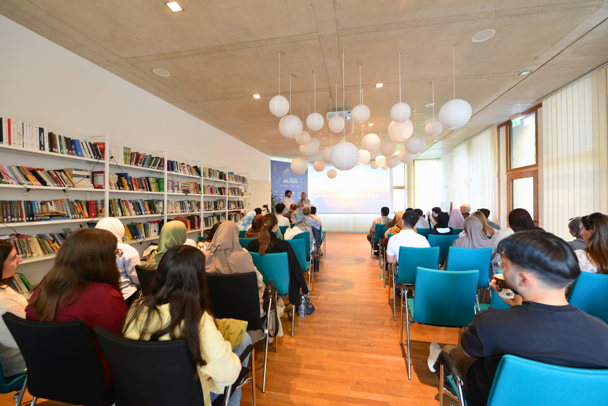 Muslims in Physics: Wissenschaft, Erkenntnis und das Universum im MoscheeForum