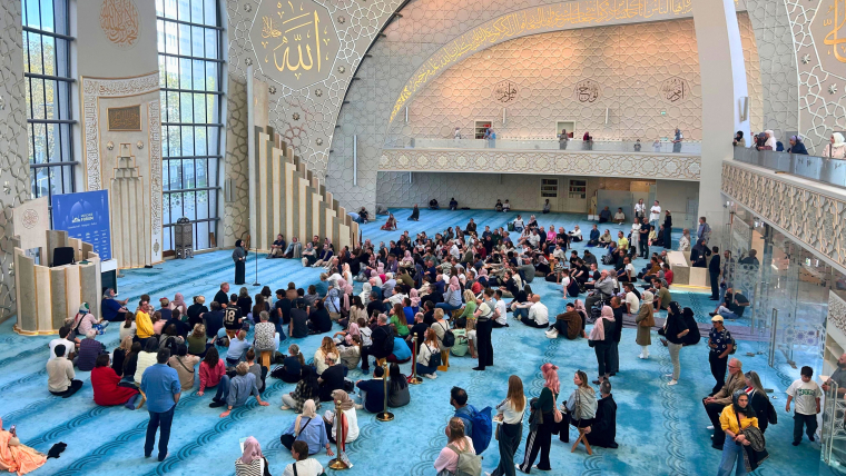 Über 5.000 Gäste beim Tag der offenen Moschee in der Zentralmoschee Köln